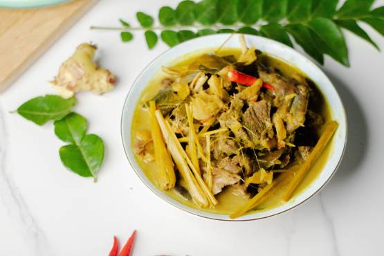 សម្លម្ជូរគ្រាក់ទាកាប៉ា